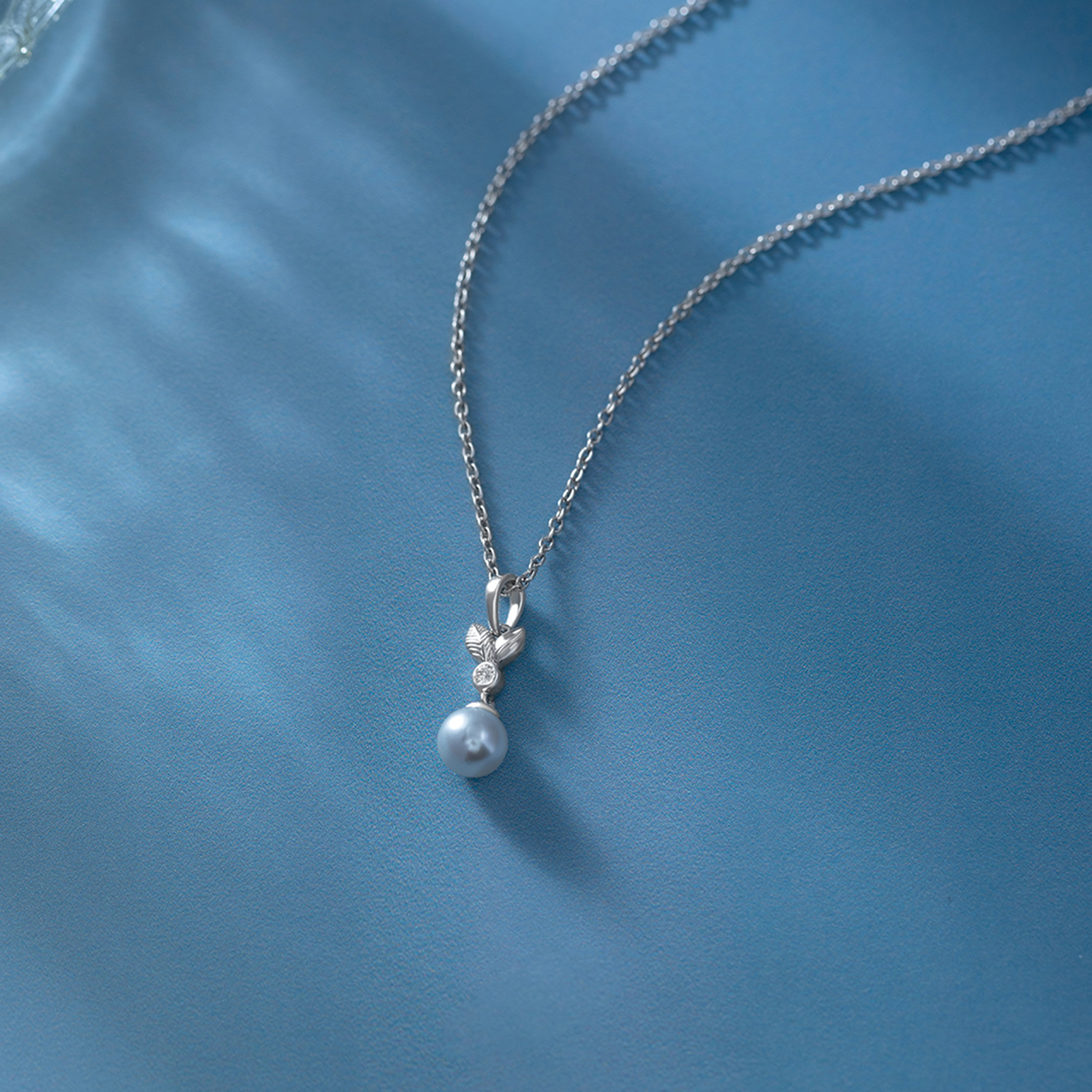 Crystalline Pearl 925 Silver Diamond Necklace Crystalline Pearl 925 Silver Diamond Necklace