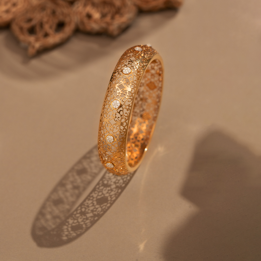 Aira Cutwork Diamond Bangle Aira Cutwork Diamond Bangle