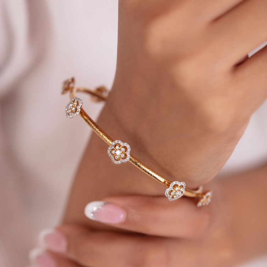 Pansy Cluster Diamond Bangle