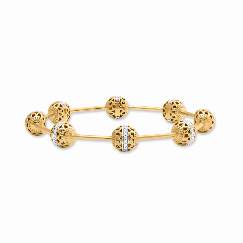 Diamond Bangles 18 Karat Yellow Gold Amaira Radiant Diamond Bangle