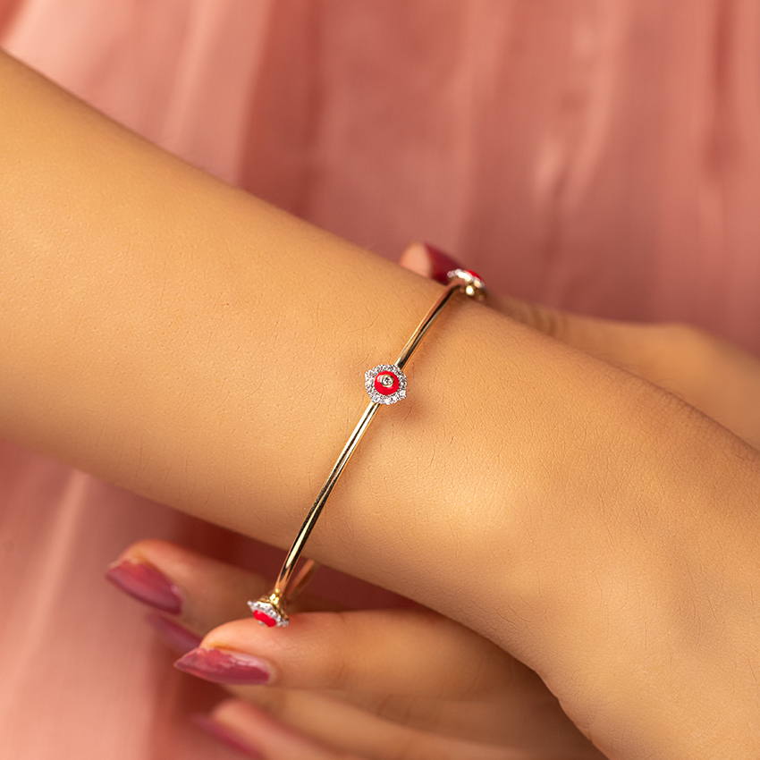 Diamond Bangles 14 Karat Yellow Gold Aarini Radiant Diamond Loha Bangle