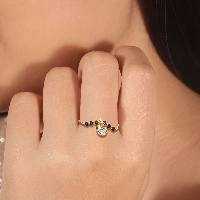 Diamond Adjustable Rings 14 Karat Yellow Gold Paisley Diamond Mangalsutra Flexi Ring