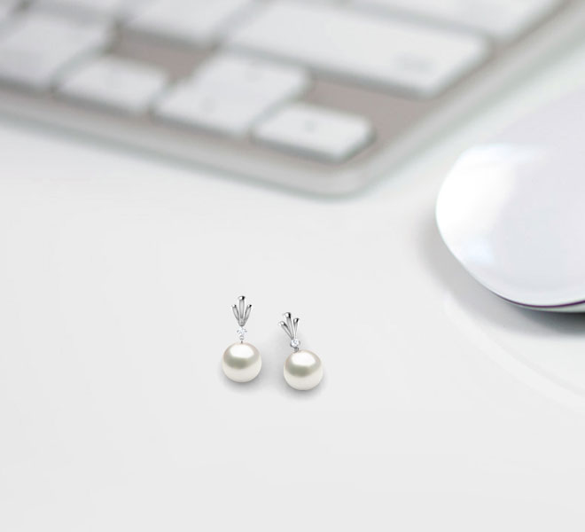 Simple Pearl Drop Earrings Simple Pearl Drop Earrings