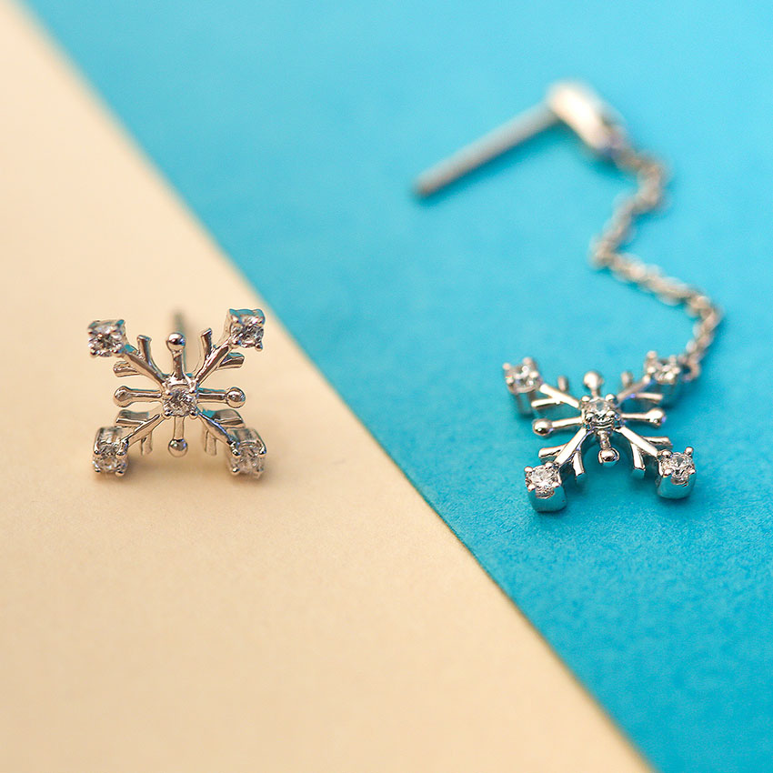 Snow Flakes Mismatched Diamond Earrings