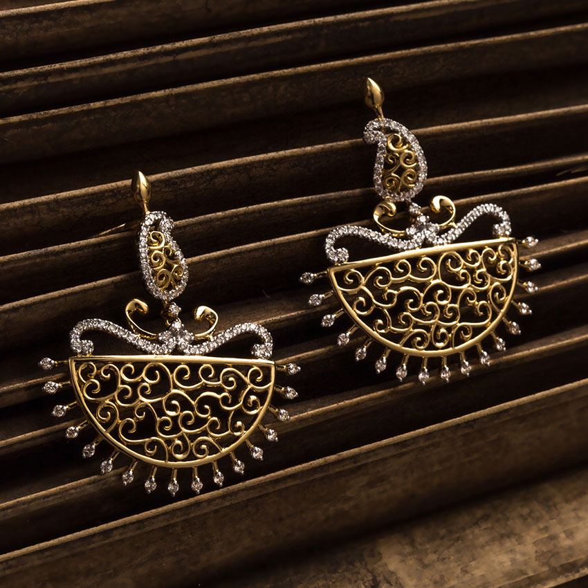 Parul Paisley Diamond Chand Bali