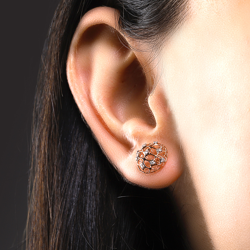 Dome Mesh Diamond Stud Earrings