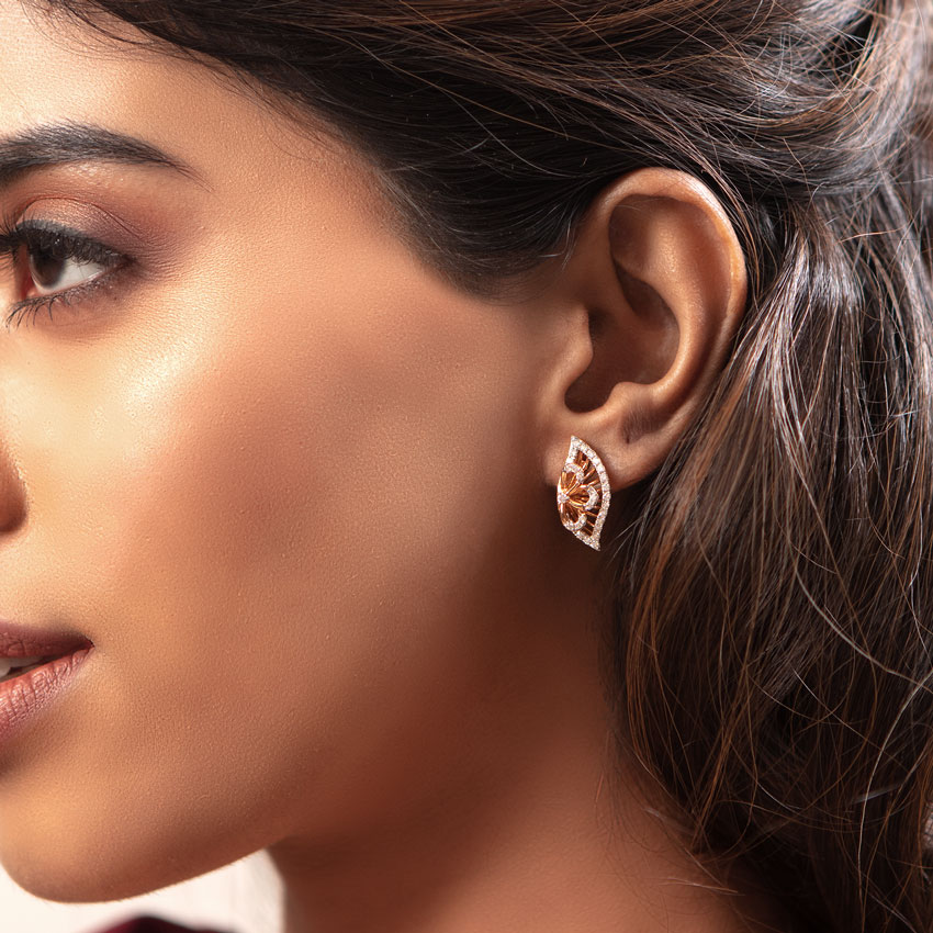 Delicate Leafy Diamond Stud Earrings Delicate Leafy Diamond Stud Earrings