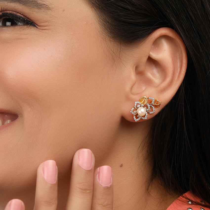 Ella Blossom Pearl Ear Cuff Ella Blossom Pearl Ear Cuff