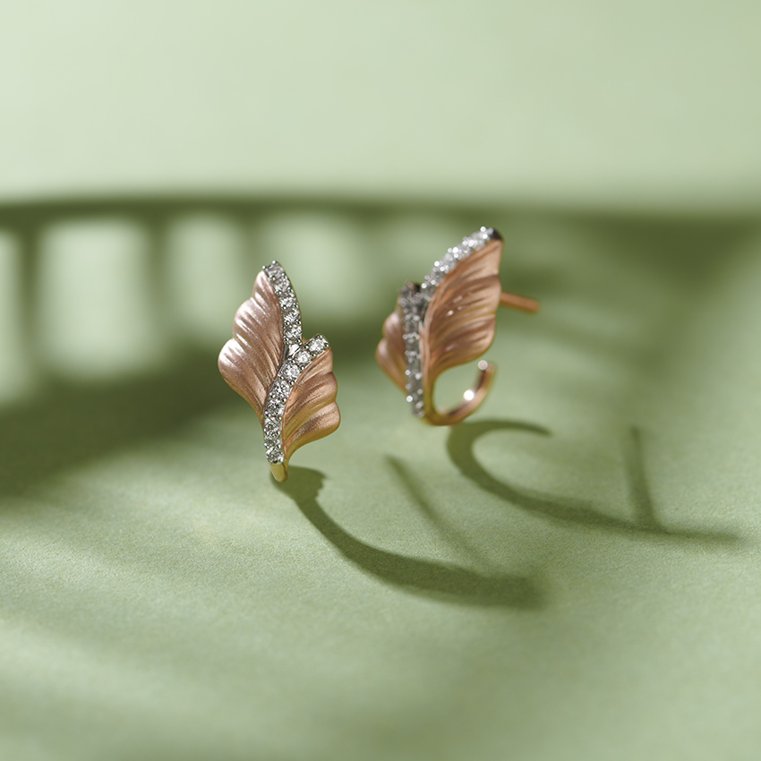 Flower Sway Diamond Stud Earrings Flower Sway Diamond Stud Earrings