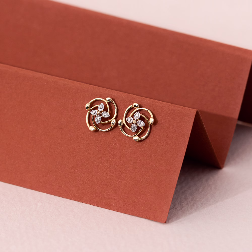 Diamond Earrings 14 Karat Yellow Gold Bright Bloomy Diamond Stud Earrings