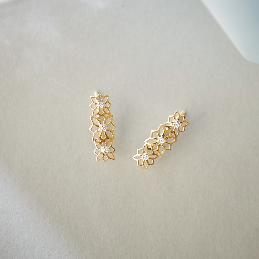 Diamond Earrings 14 Karat Yellow Gold Glided Diamond Ear Cuff