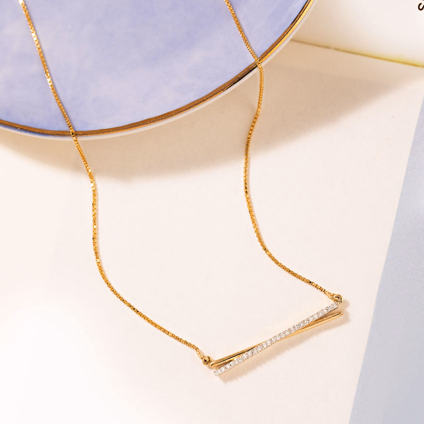 Diamond Necklaces 18 Karat Yellow Gold Amore Bar Diamond Necklace
