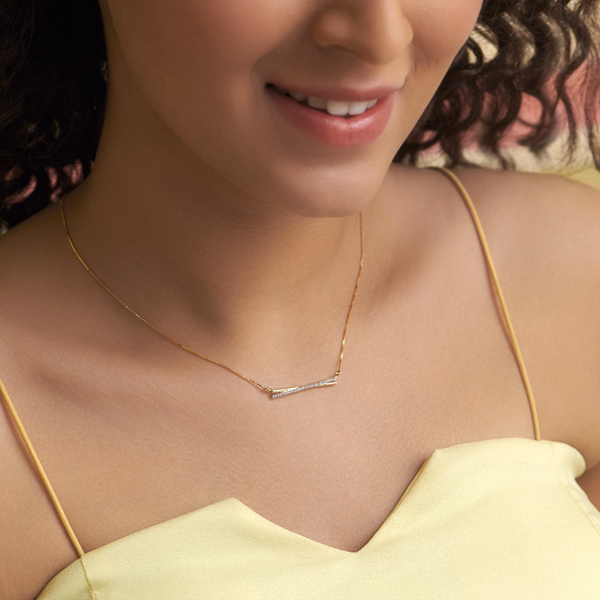 Diamond Necklaces 18 Karat Yellow Gold Amore Bar Diamond Necklace