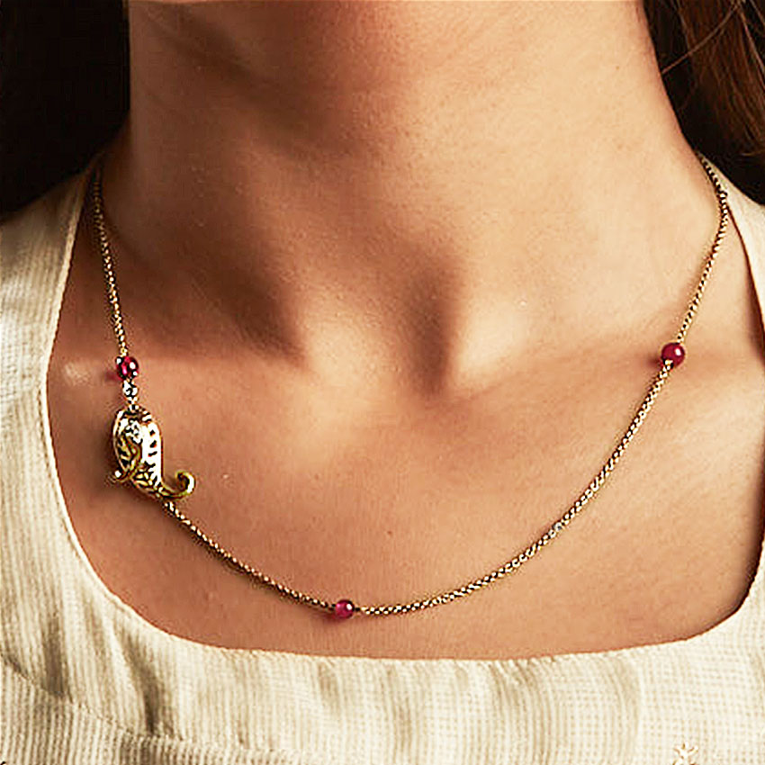 Elegant Paisley Gemstone Necklace Elegant Paisley Gemstone Necklace