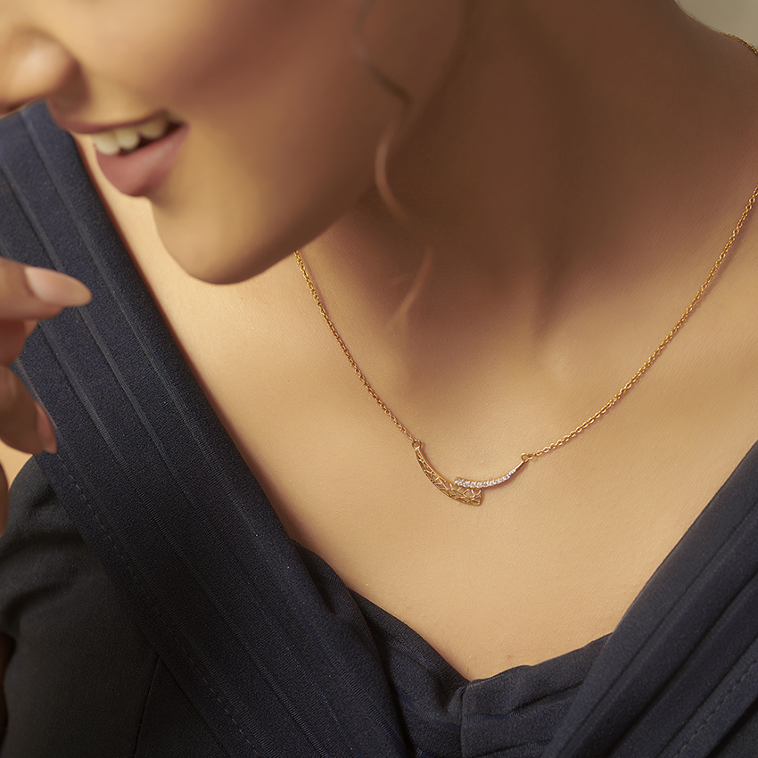 Awry Arch Diamond Necklace Awry Arch Diamond Necklace