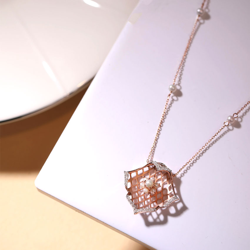 Beatrix Regal Pearl Necklace Beatrix Regal Pearl Necklace