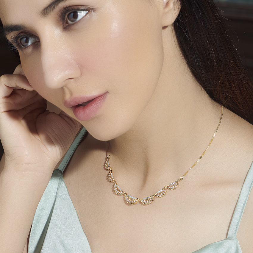 Diamond Necklaces 18 Karat Yellow Gold Yamie Diamond Necklace
