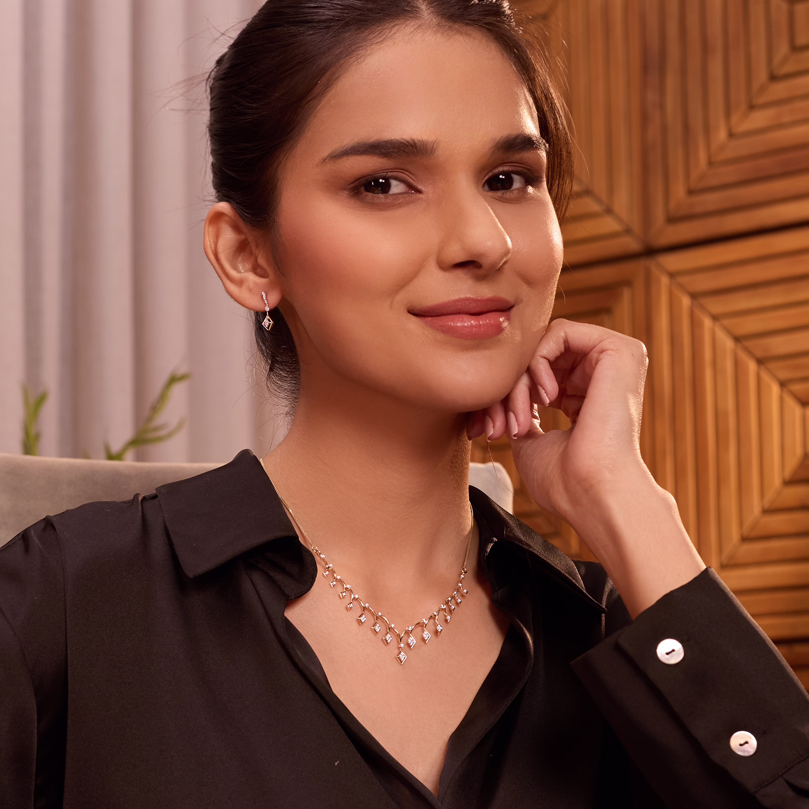 Diamond Necklaces 18 Karat Yellow Gold Aura Drizzle Diamond Necklace