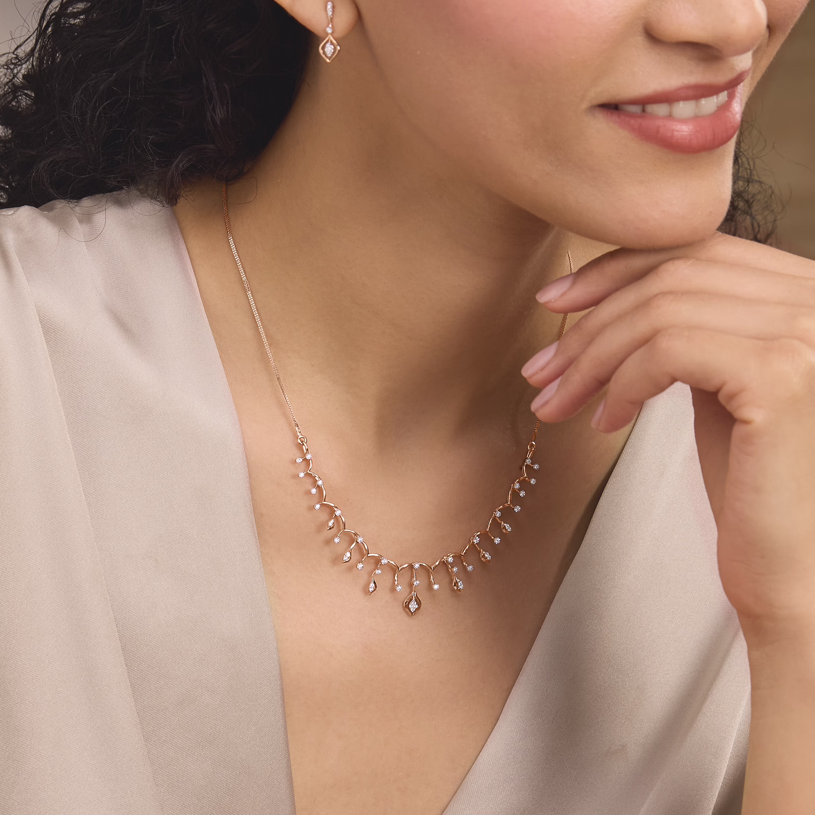 Diamond Necklaces 14 Karat Yellow Gold Dazzle Reign Diamond Necklace