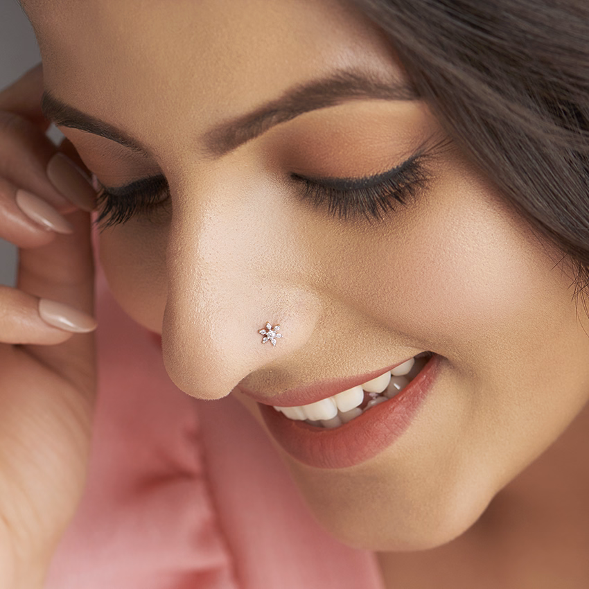 Diamond Nose pin 18 Karat Yellow Gold Flower Blossom Diamond Nose Pin