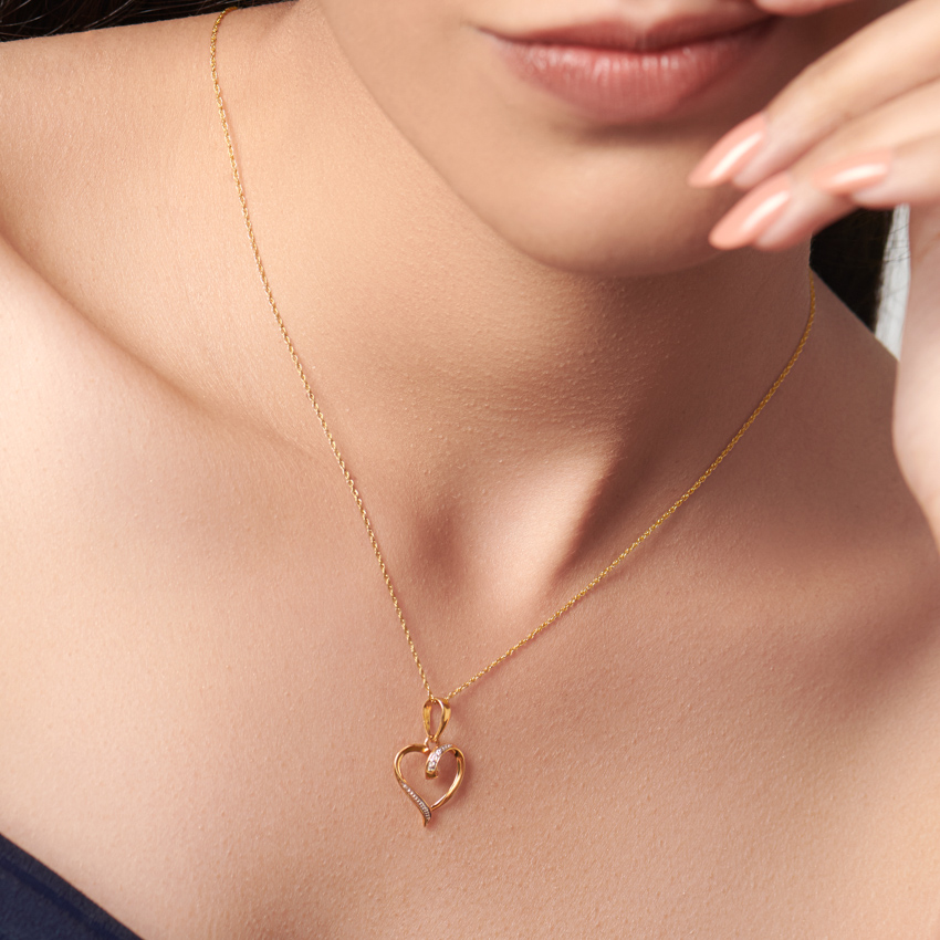 Twirl Heart Diamond Pendant