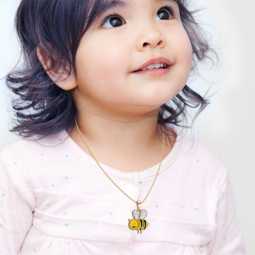 Diamond Pendants 18 Karat Yellow Gold Bumble Bee Pendant