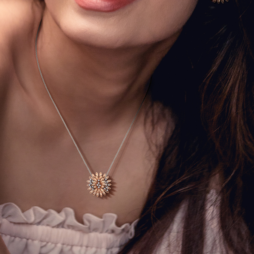 Zinnia Bloom Diamond Pendant
