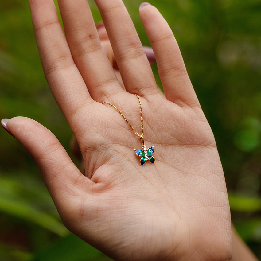 Diamond,Gemstone Pendants 18 Karat Yellow Gold Hover Blue Butterfly Diamond Pendant
