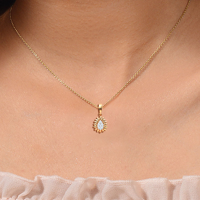 Sunrays Cluster Diamond Pendant Sunrays Cluster Diamond Pendant