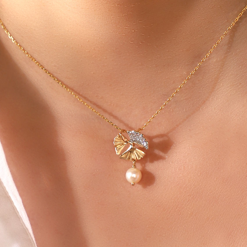 Exquisite Ginkgo Pearl Pendant Exquisite Ginkgo Pearl Pendant