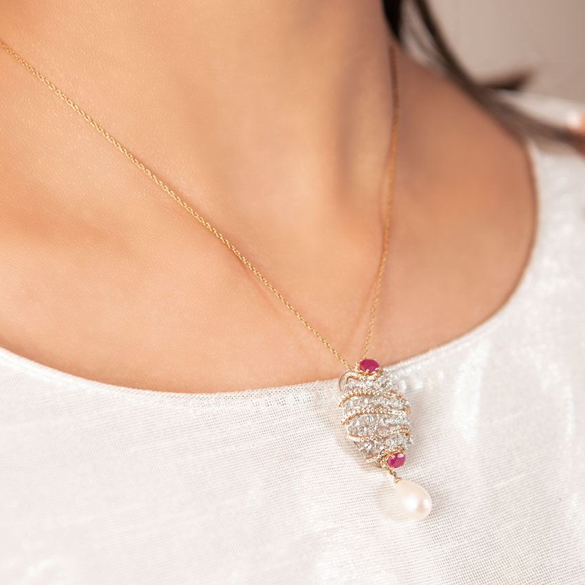 Scarlet Sparkle Gemstone Pendant Scarlet Sparkle Gemstone Pendant