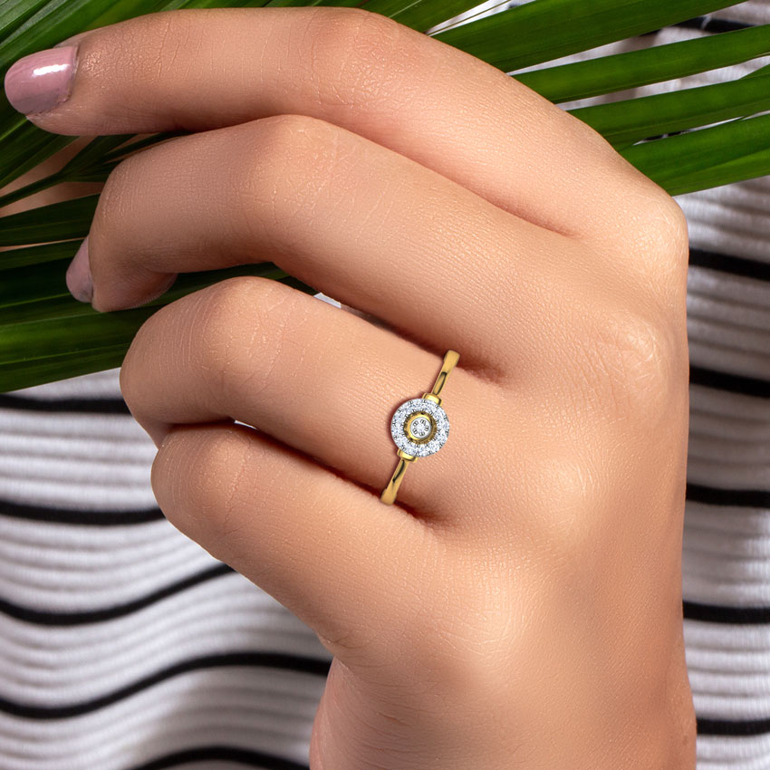 Bella Halo Diamond Ring