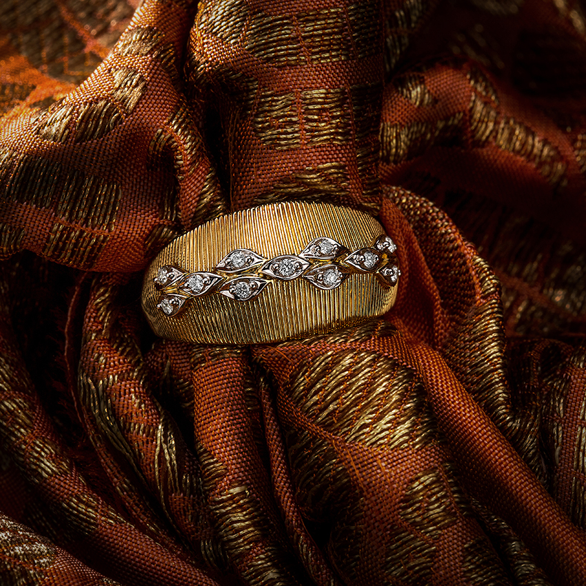 Linear Petals Brocade Diamond Ring