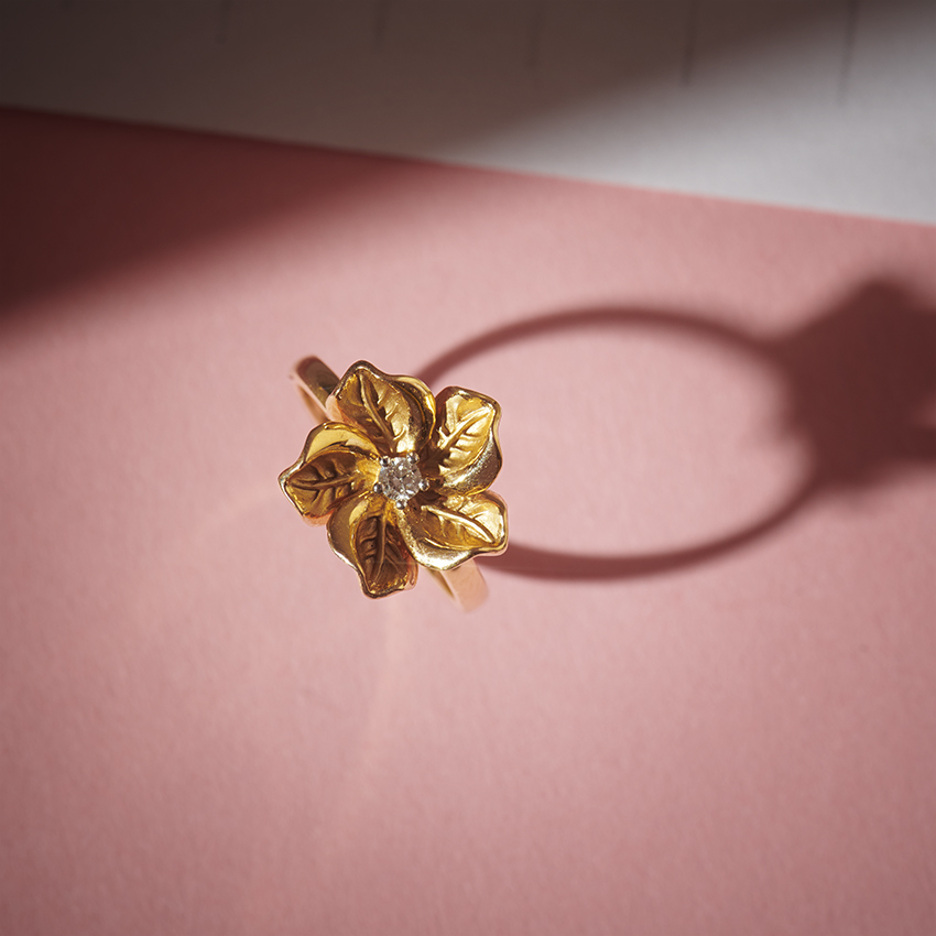 Diamond Rings 18 Karat Yellow Gold Rue Bloom Diamond Ring