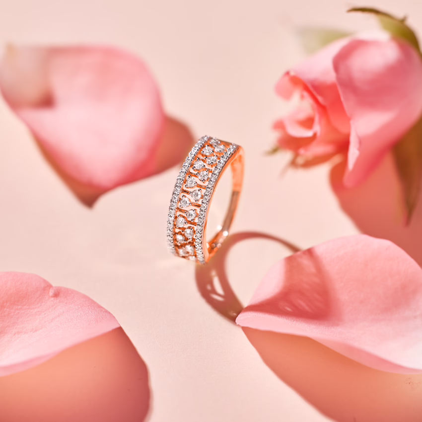 Diamond Rings 18 Karat Rose Gold Linear Diamond Band