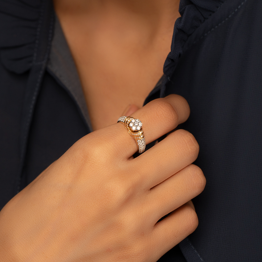 Cluster Crest Diamond Ring