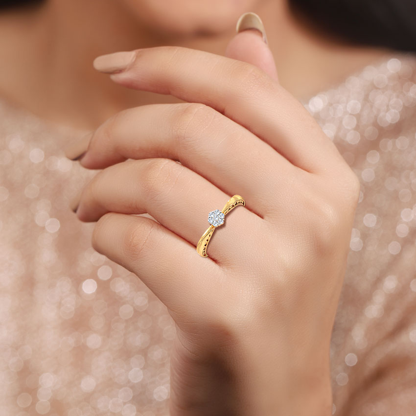 Yasmine Cluster Diamond Ring Yasmine Cluster Diamond Ring