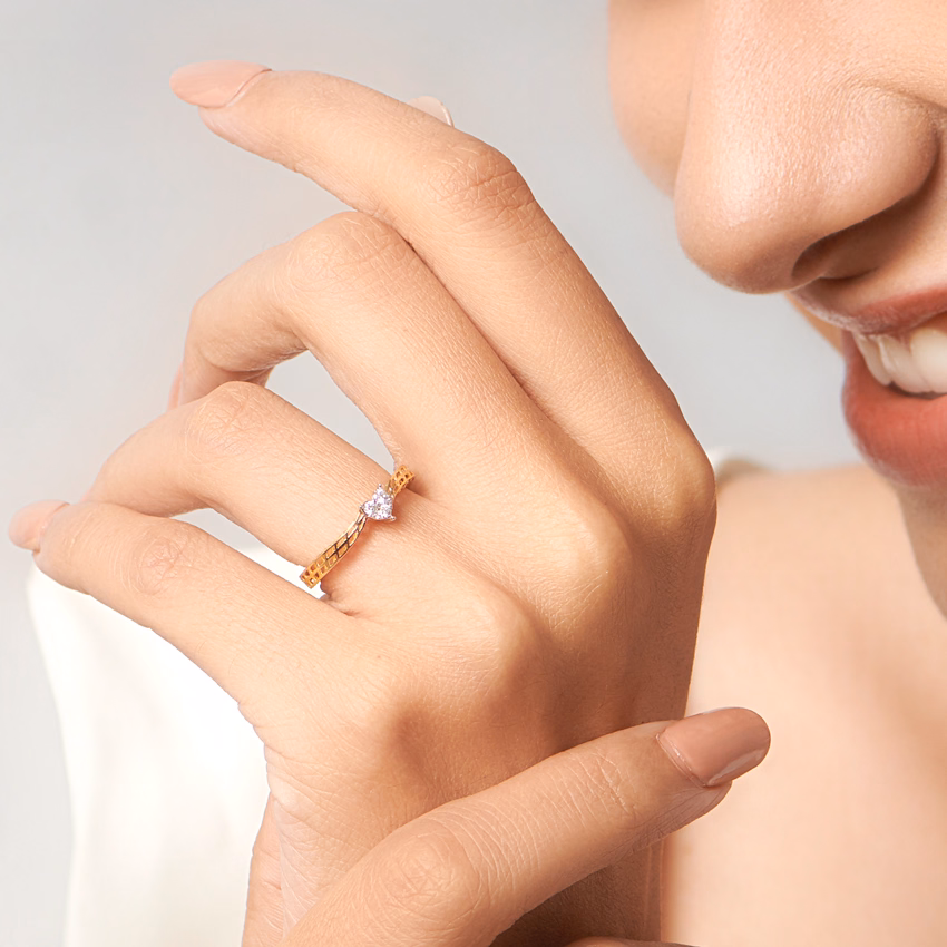 Diamond Rings 18 Karat Yellow Gold Love Mesh Diamond Ring