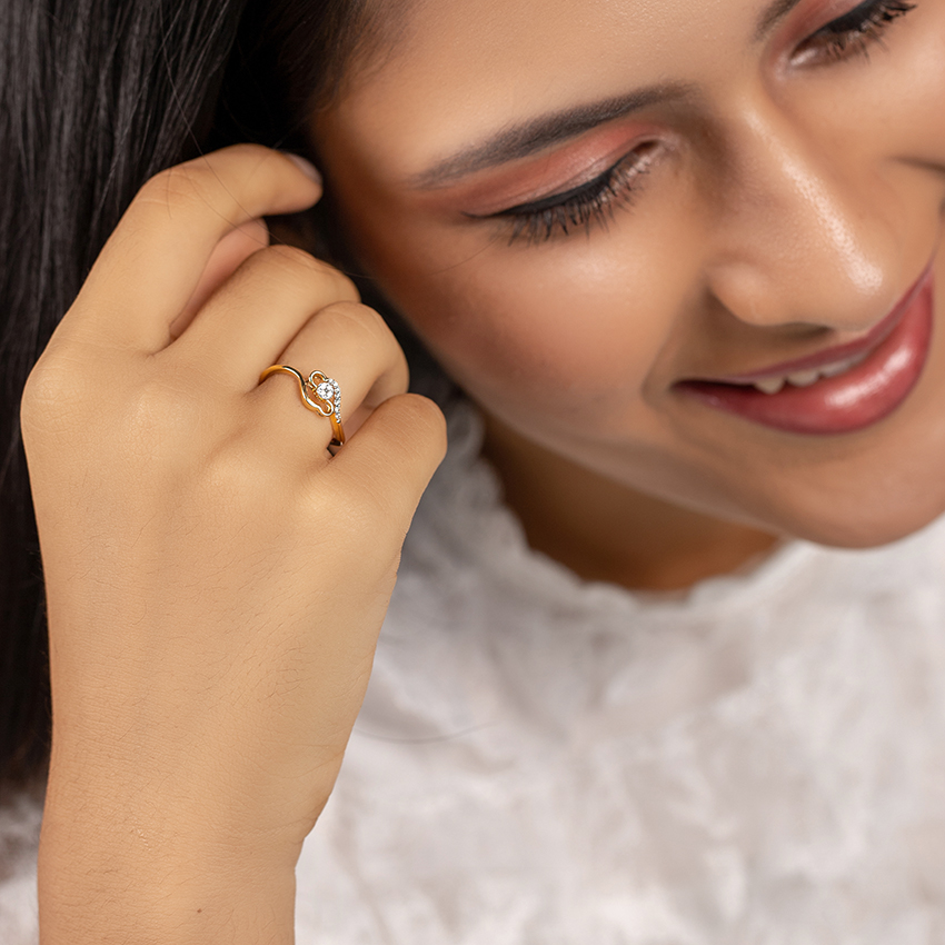 Diamond Rings 14 Karat Yellow Gold Graceful Floral Diamond Ring