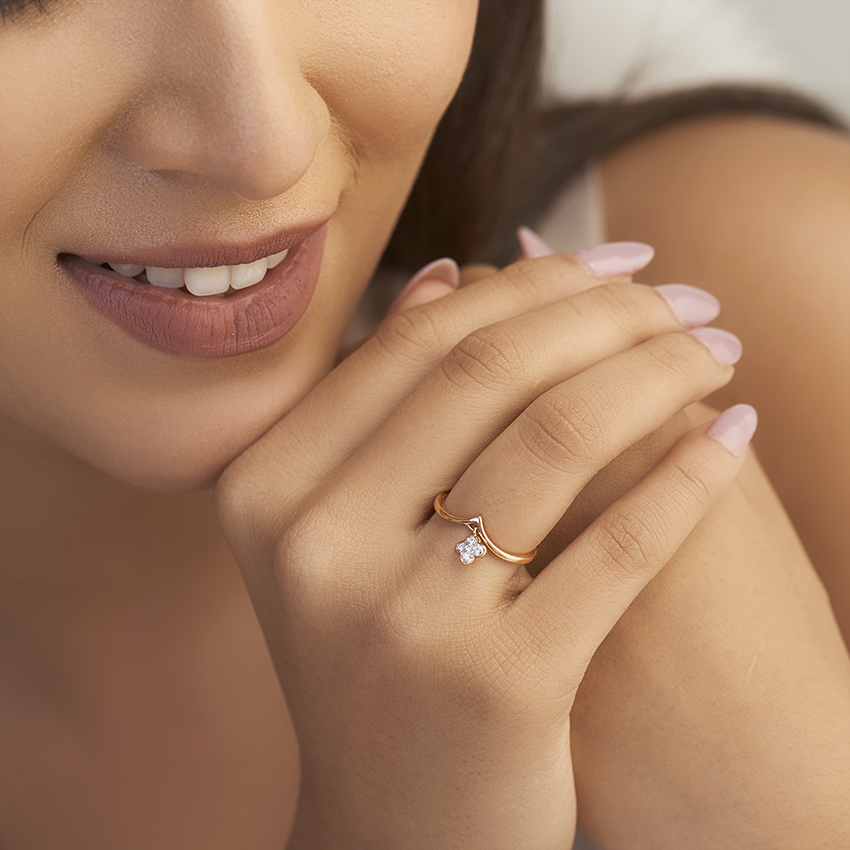 Flora Chevron Diamond Ring