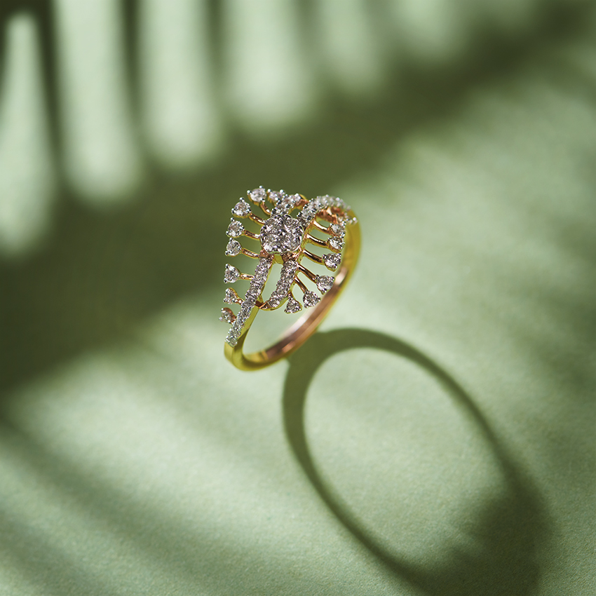 Scattered Lines Diamond Ring