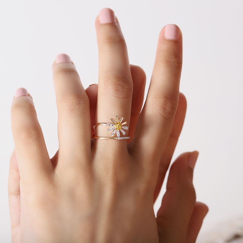 Happy Daisy Diamond Ring
