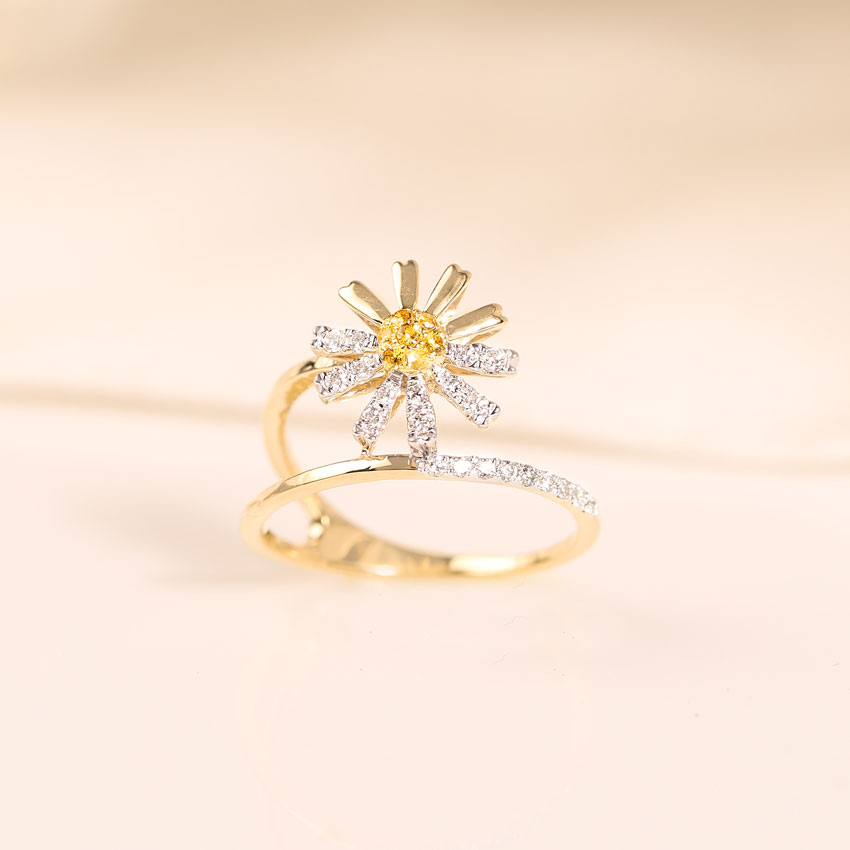 Happy Daisy Diamond Ring