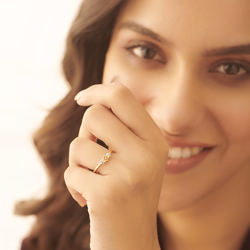Diamond Rings 14 Karat Yellow Gold Diamond Quarrel Ring