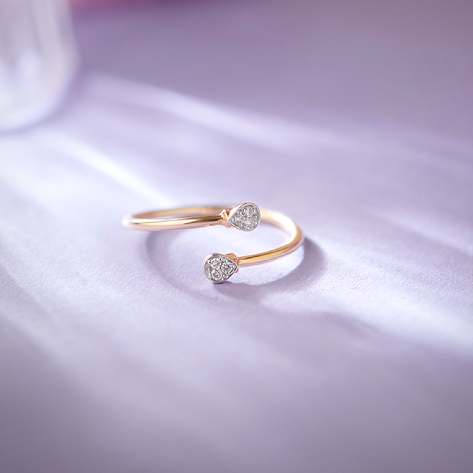 Diamond Rings 18 Karat Yellow Gold Duet Circular Diamond Ring