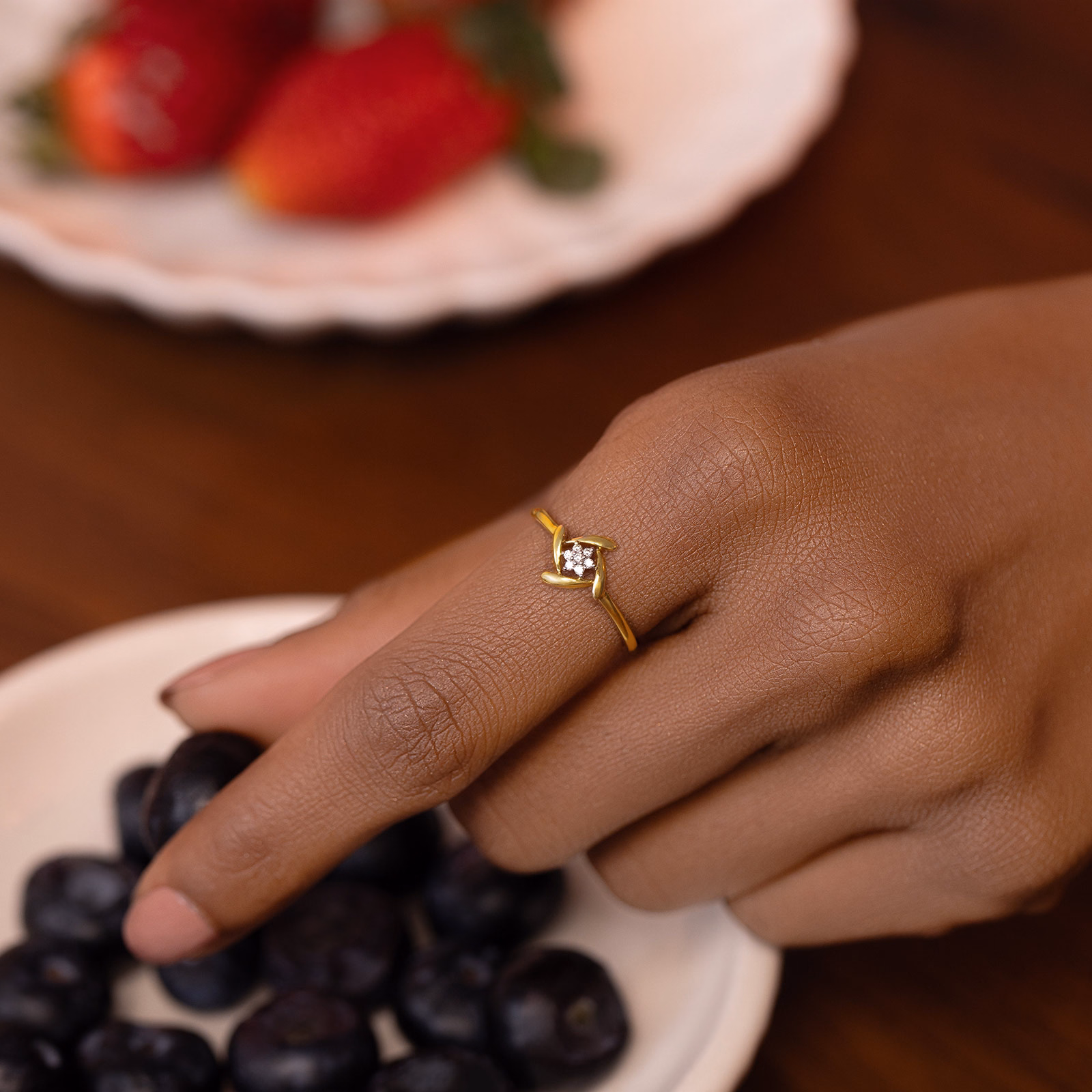 Diamond Rings 9 Karat Yellow Gold Swirly Shine Diamond Ring