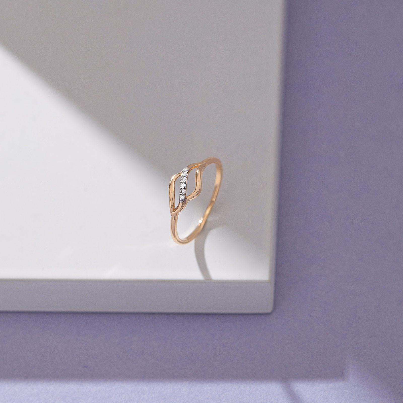 Diamond Rings 18 Karat Yellow Gold Twight Twirl Diamond Ring