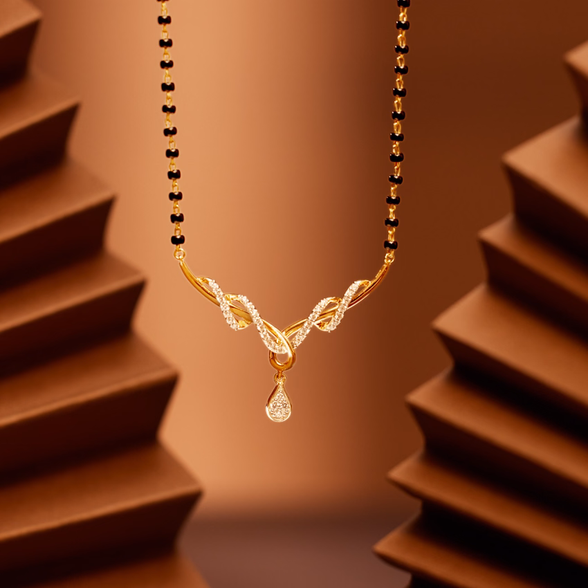 Diamond Mangalsutra 18 Karat Yellow Gold Raisha Diamond Mangalsutra