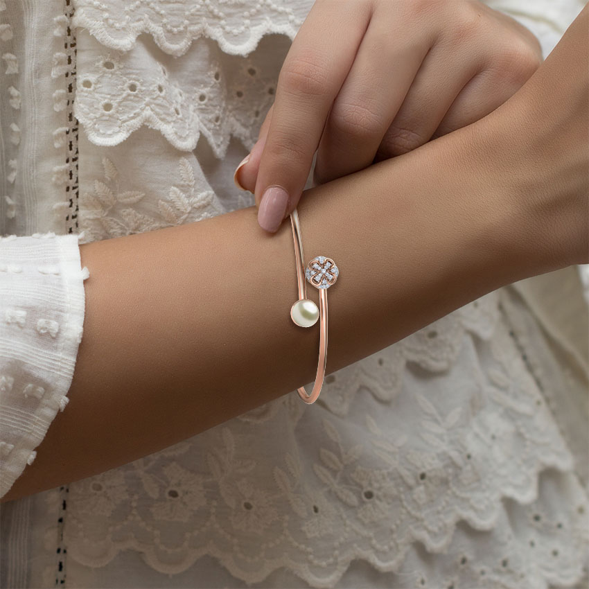 Bloom and Pearl Bracelet