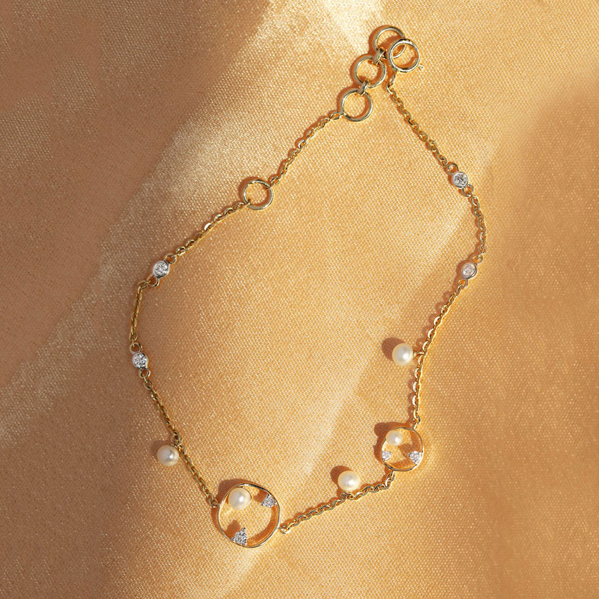 Fine Pearly Bracelet